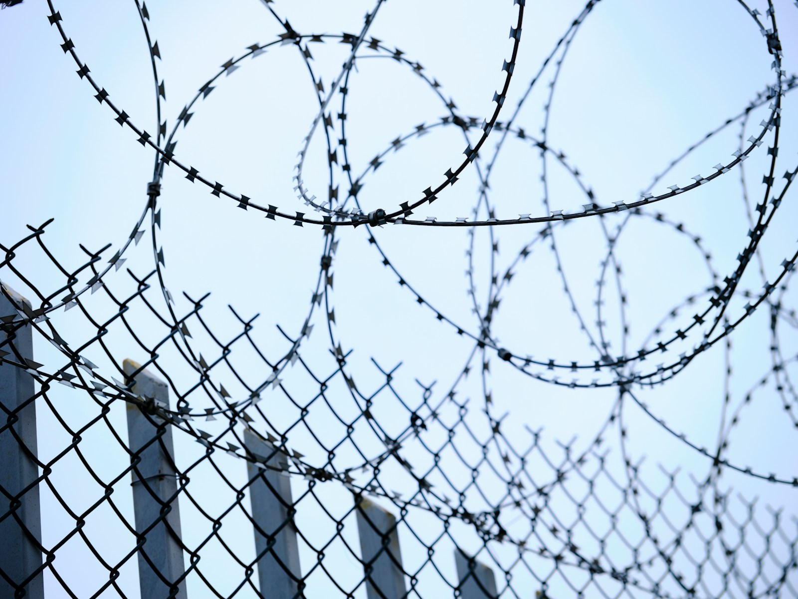 Mass electronic tagging to track offenders in England and Wales