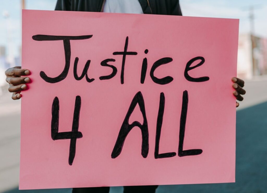 Justice system at ‘breaking point’ warn barristers
